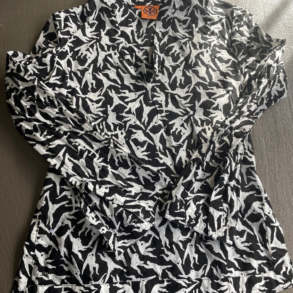 Tory Burch Black & White Cotton Voile Tunic with scattered sequins, size 4